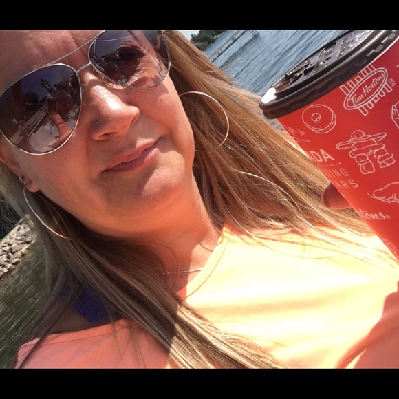 Meet your Posher, Marlene - Picture 1 of 1